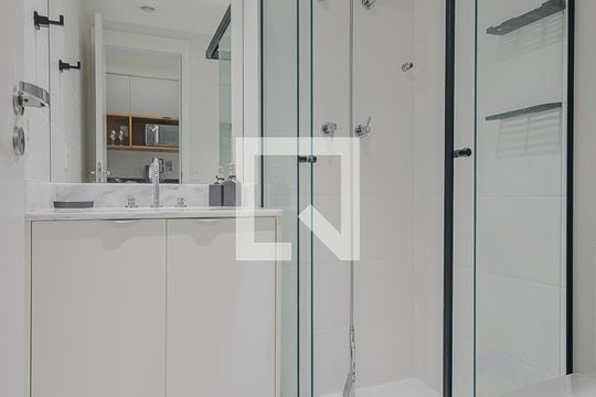 Banheiro de apartamento à venda com 1 quarto, 26m² em Sumarezinho, São Paulo