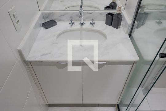 Banheiro de apartamento à venda com 1 quarto, 26m² em Sumarezinho, São Paulo