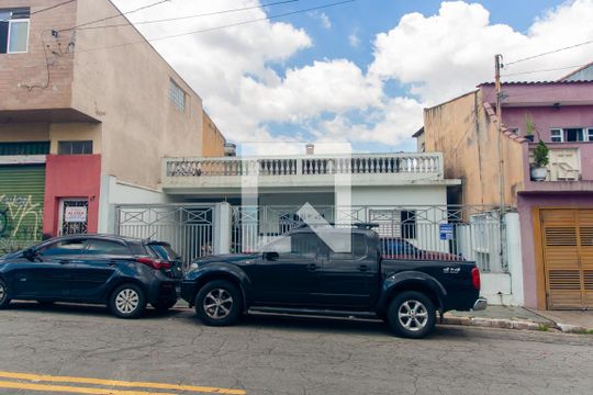 Fachada de casa à venda com 4 quartos, 185m² em Jardim Ana Rosa, São Paulo