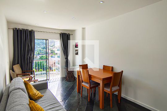 sala de apartamento para alugar com 2 quartos, 73m² em Jacarepaguá, Rio de Janeiro