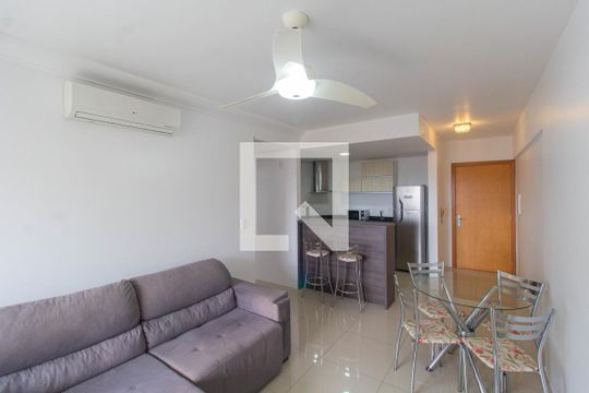 Sala de apartamento para alugar com 1 quarto, 52m² em Centro, São Leopoldo