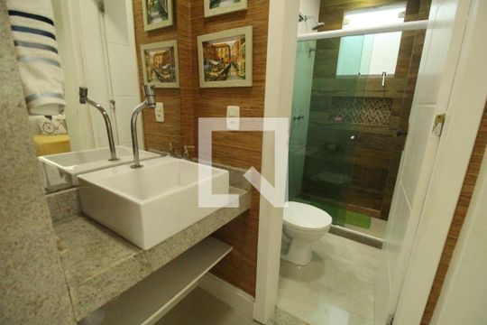 Banheiro da suíte 1 de casa de condomínio à venda com 5 quartos, 318m² em Pechincha, Rio de Janeiro