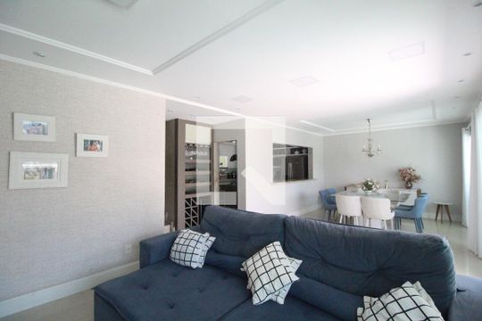 Sala de casa de condomínio à venda com 5 quartos, 318m² em Pechincha, Rio de Janeiro