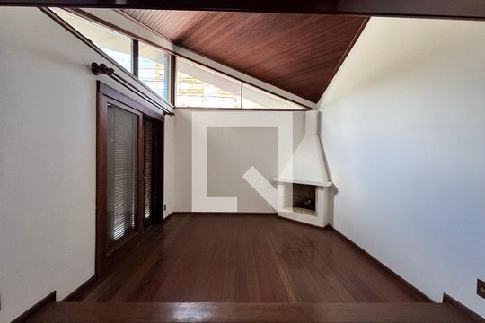 Sala de casa para alugar com 4 quartos, 320m² em Centro, São Leopoldo