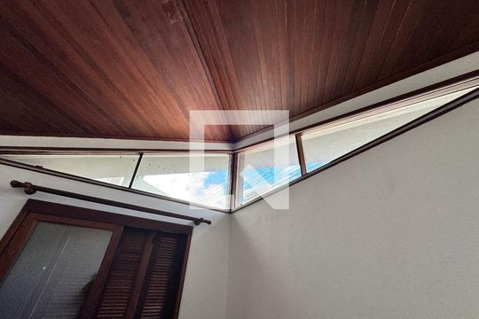 Sala de casa para alugar com 4 quartos, 320m² em Centro, São Leopoldo