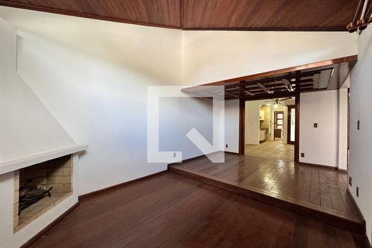 Sala de casa para alugar com 4 quartos, 320m² em Centro, São Leopoldo
