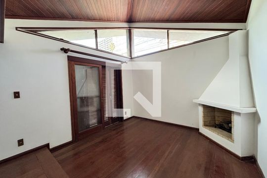 Sala de casa para alugar com 4 quartos, 320m² em Centro, São Leopoldo