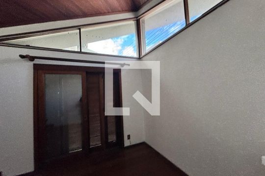 Sala de casa para alugar com 4 quartos, 320m² em Centro, São Leopoldo