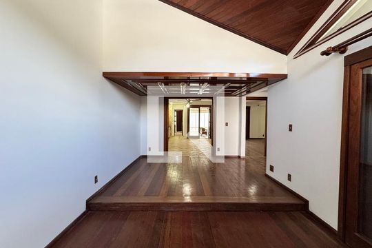 Sala de casa para alugar com 4 quartos, 320m² em Centro, São Leopoldo