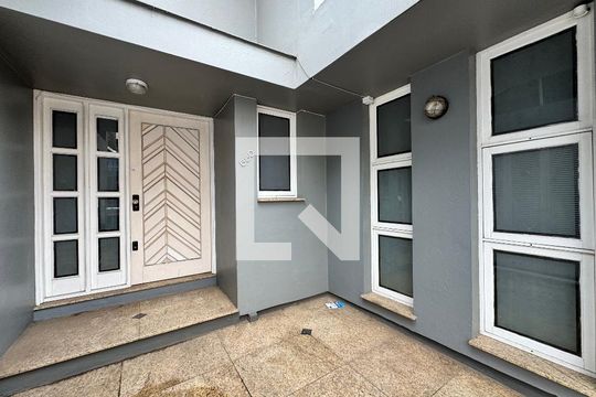 Área comum de casa para alugar com 4 quartos, 320m² em Centro, São Leopoldo