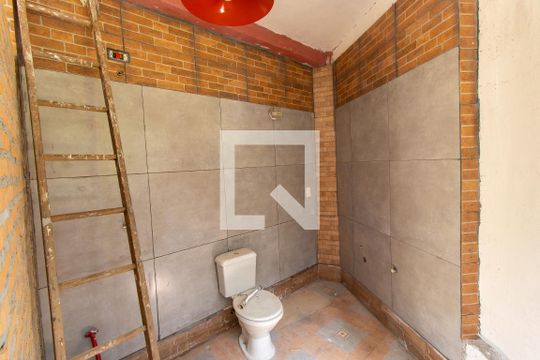 Edícula de casa de condomínio para alugar com 2 quartos, 550m² em Paisagem Renoir, Cotia