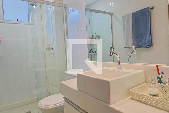 Banheiro de apartamento à venda com 3 quartos, 226m² em Gutierrez, Belo Horizonte