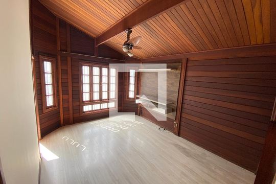 Sala de casa à venda com 3 quartos, 660m² em Pilares, Rio de Janeiro
