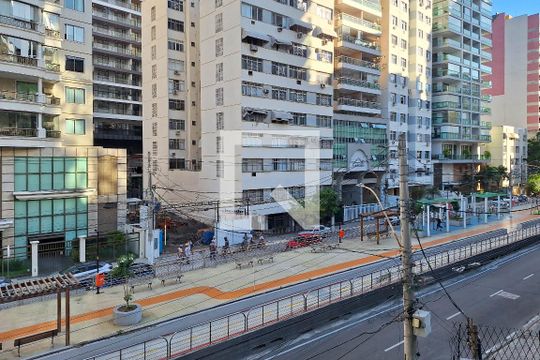 Sala de apartamento à venda com 2 quartos, 55m² em Icaraí, Niterói