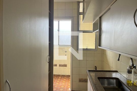 Cozinha de apartamento à venda com 2 quartos, 77m² em Perdizes, São Paulo