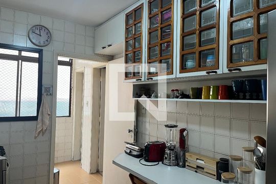 Cozinha de apartamento para alugar com 3 quartos, 90m² em Vila Anglo Brasileira, São Paulo