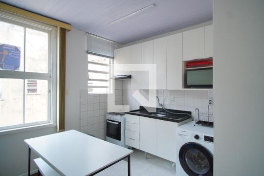 Cozinha de apartamento à venda com 1 quarto, 35m² em Floresta, Porto Alegre