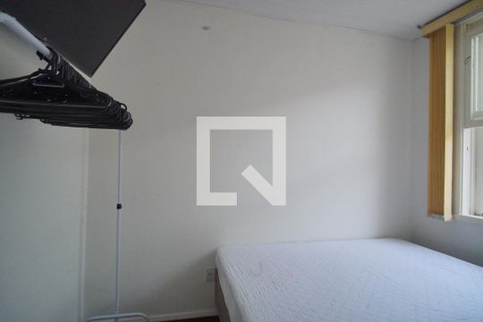 Quarto de apartamento à venda com 1 quarto, 35m² em Floresta, Porto Alegre