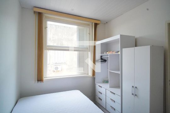 Quarto de apartamento à venda com 1 quarto, 35m² em Floresta, Porto Alegre