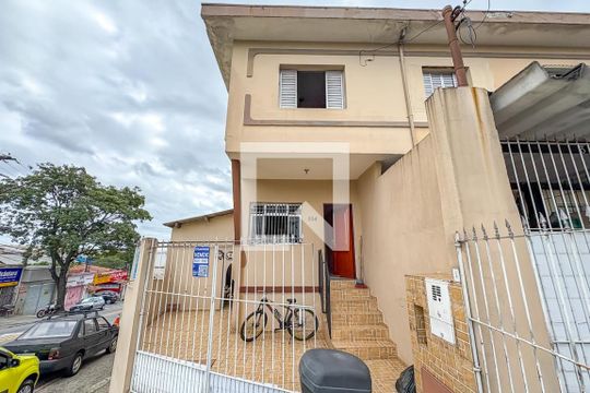 Fachada de casa à venda com 2 quartos, 100m² em Jardim Calux, São Bernardo do Campo