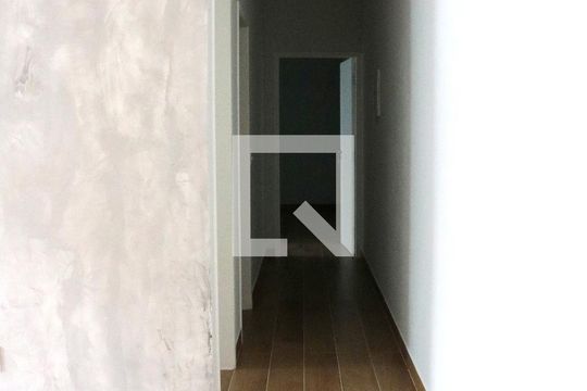 Corredor de casa para alugar com 2 quartos, 75m² em Vila Campo Grande, São Paulo