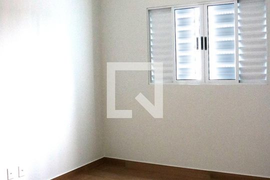 Quarto 2 de casa para alugar com 2 quartos, 75m² em Vila Campo Grande, São Paulo