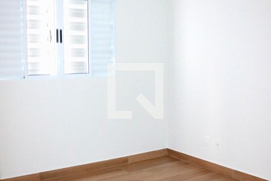 Quarto 1 de casa para alugar com 2 quartos, 75m² em Vila Campo Grande, São Paulo