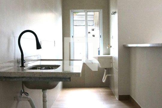 Cozinha de casa para alugar com 2 quartos, 75m² em Vila Campo Grande, São Paulo