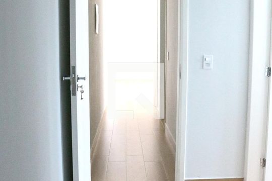 Corredor de casa para alugar com 2 quartos, 75m² em Vila Campo Grande, São Paulo