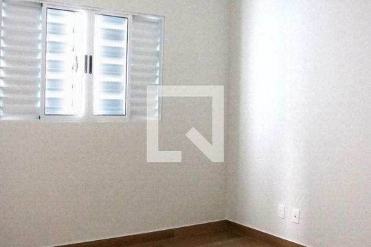 Quarto 1 de casa para alugar com 2 quartos, 75m² em Vila Campo Grande, São Paulo