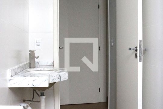 Banheiro do Quarto 2 de casa para alugar com 2 quartos, 75m² em Vila Campo Grande, São Paulo