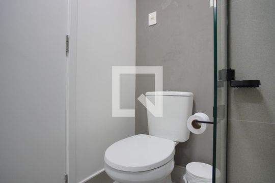Banheiro Corredor de apartamento para alugar com 1 quarto, 25m² em Boa Vista, Porto Alegre