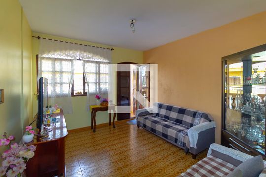 Casa à venda com 5 quartos, 250m² em Vila Ivg, São Paulo