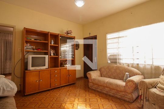 Casa à venda com 3 quartos, 250m² em Aricanduva, São Paulo