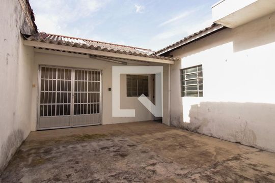 Quintal de casa à venda com 3 quartos, 250m² em Aricanduva, São Paulo