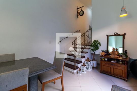 Sala de casa à venda com 4 quartos, 194m² em Alto da Lapa, São Paulo