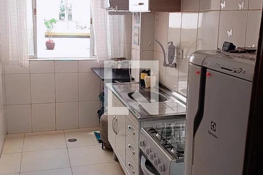 Cozinha de kitnet/studio para alugar com 1 quarto, 35m² em Canto do Forte, Praia Grande