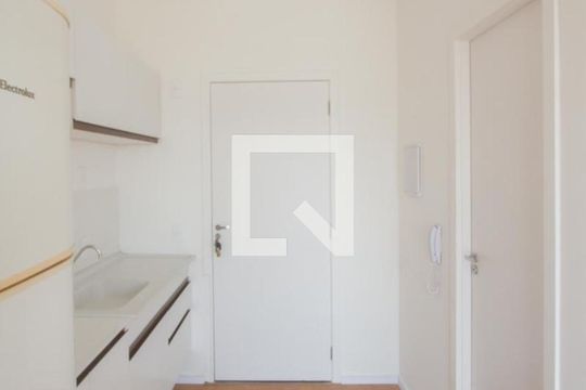 Cozinha de kitnet/studio para alugar com 1 quarto, 20m² em Vila das Belezas, São Paulo