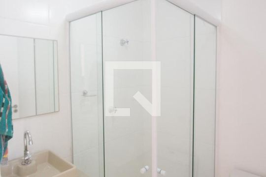 Banheiro de kitnet/studio para alugar com 1 quarto, 20m² em Vila das Belezas, São Paulo