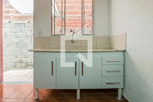 Sala/Cozinha de casa para alugar com 1 quarto, 55m² em Jardim Peri, São Paulo