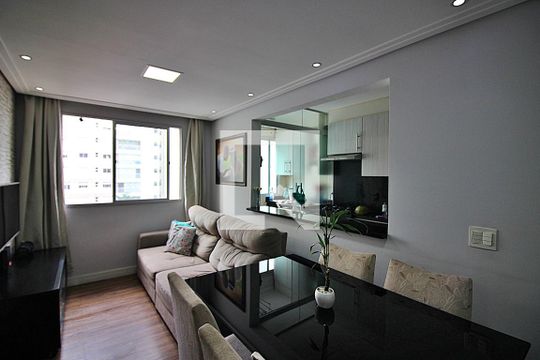 Sala  de apartamento para alugar com 2 quartos, 47m² em Planalto, São Bernardo do Campo