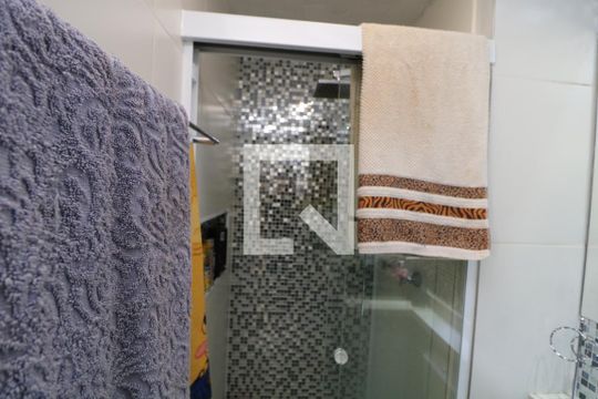 Banheiro de apartamento à venda com 2 quartos, 45m² em Jardim Vila Formosa, São Paulo