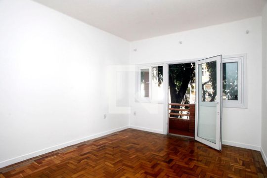 Quarto 1 de apartamento para alugar com 2 quartos, 73m² em Petrópolis, Porto Alegre