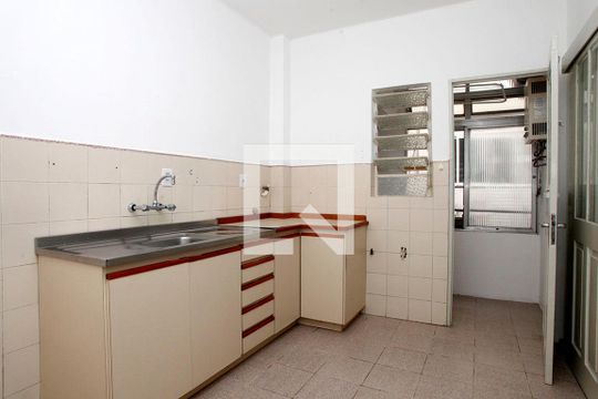 Cozinha + Área de Serviço de apartamento para alugar com 2 quartos, 73m² em Petrópolis, Porto Alegre