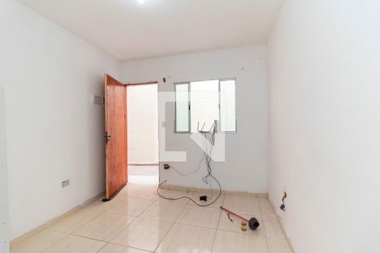 Quarto/Cozinha de casa para alugar com 1 quarto, 16m² em Parque Savoi City, São Paulo