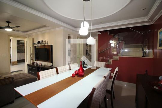 Sala de casa de condomínio à venda com 4 quartos, 141m² em Taquara, Rio de Janeiro