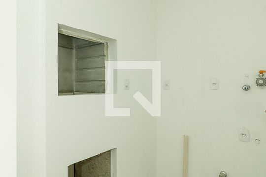 Cozinha de apartamento à venda com 2 quartos, 51m² em Santa Cecília, Porto Alegre