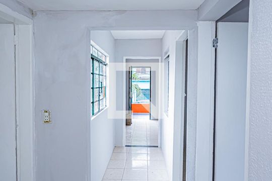 Corredor de casa para alugar com 2 quartos, 60m² em Jaguará, São Paulo