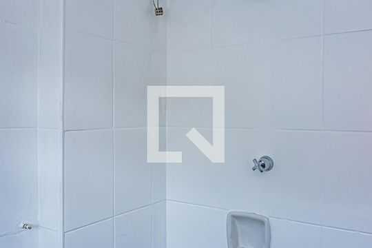 Banheiro de casa para alugar com 2 quartos, 60m² em Jaguará, São Paulo