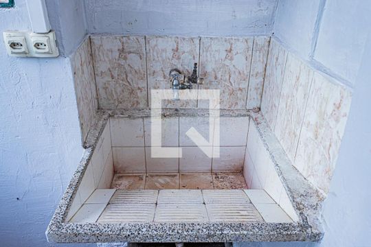 Área de Serviço de casa para alugar com 2 quartos, 60m² em Jaguará, São Paulo